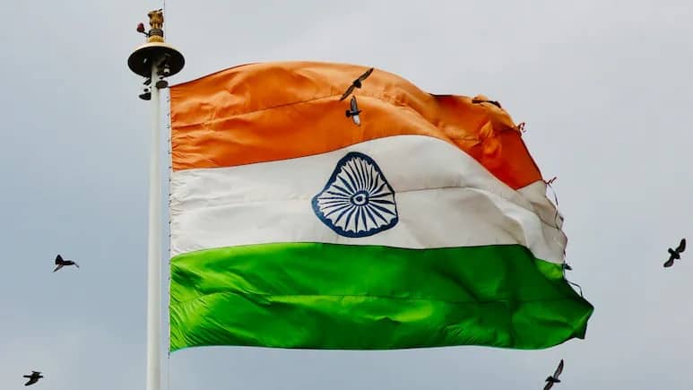 Independence Day 2025 Do's And Don'ts For Hoisting The Tricolour On August 15 Independence Day 2025: 15 ઓગસ્ટે સ્વતંત્રતાના દિવસે પર ધ્વજવંદન સમયે શું કરવું અને શું ન કરવું, જાણો શું છે નિયમ