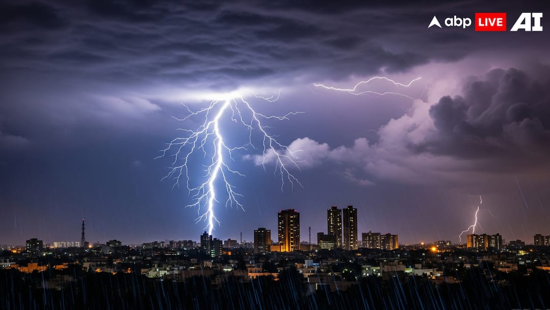 Chennai Wakes To Cloudy Skies, Rain & Lightning Expected In 24 Hours; 3 TN Districts Under Yellow Alert Chennai Wakes To Cloudy Skies, Rain & Lightning Expected In 24 Hours 3 Tamil Nadu Districts Under Yellow Alert Chennai Wakes To Cloudy Skies, Rain & Lightning Expected In 24 Hours; 3 TN Districts Under Yellow Alert