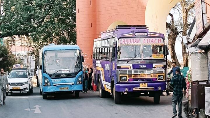 आपको बता दें यह एनुअल पास सभी के लिए नहीं है. इसका फायदा केवल सिर्फ नॉन कमर्शियल वाहनों को मिलेगा. टैक्सी, ट्रक, बस जैसे कमर्शियल वाहनों के मालिक  इसे नहीं खरीद पाएंगे. इसलिए पास लेने से पहले अपनी गाड़ी की कैटेगरी जरूर चेक करें.