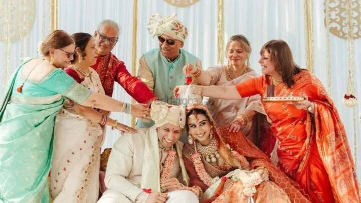 आर्य समाज में शादी के लिए एक प्रक्रिया निर्धारित की गई है, जिसका पालन करना जरूरी होता है. यहां पर रजिस्ट्रेशन के बाद ही शादी करवाई जाती है.