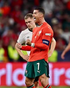 Cristiano Ronaldo Net Worth: क्रिस्टियानो रोनाल्डो की एक महीने की सैलरी उड़ा देगी आपके होश, देखें टोटल नेटवर्थ और कार कलेक्शन