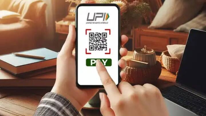 ये डिजिटल एप्स किराना की दुकानों पर इस्तेमाल होने वाली वॉयस-ऑरपेटिंग स्पीकर सर्विस से कमाई करते हैं. जब भी आप दुकान से सामान खरीदने के बाद पेमेंट करते हैं तो आवाज सुनाई देती है कि फोन पे पर 100 रुपये प्राप्त हुए.