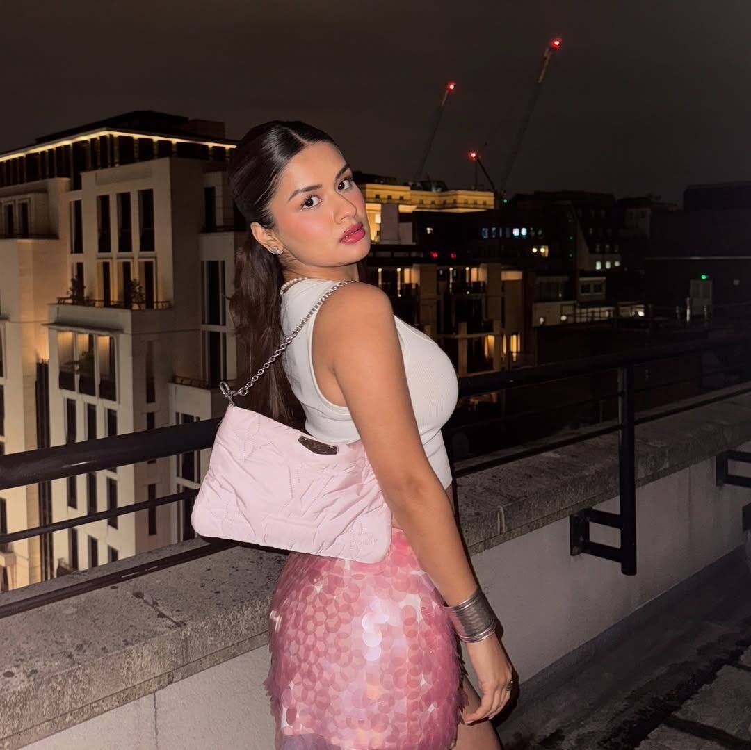 Popular actress and content creator Avneet Kaur has once again created panic on social media with her pictures.