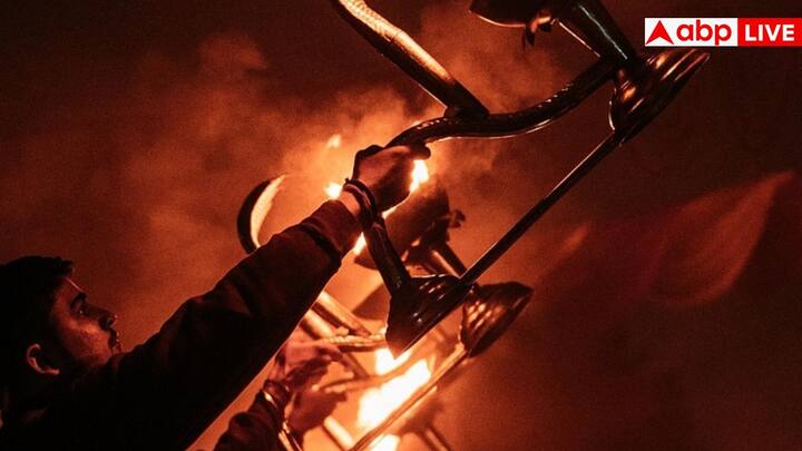 ध्यान और प्रार्थना जैसी एक्टिविटीज दिमाग के उन हिस्सों को एक्टिव करती हैं, जो भावनाओं और सोचने की क्षमता को बेहतर बनाती हैं.