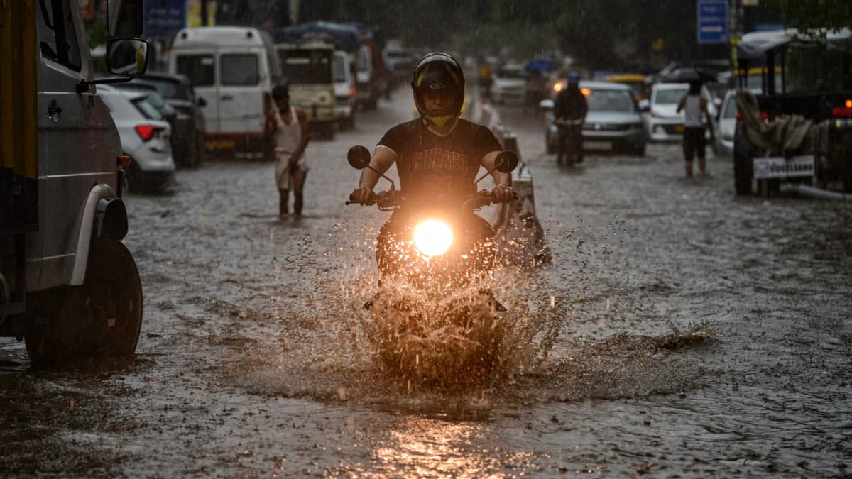 TN Weather: நாளை முதல் 2வது ரவுண்ட்.. உதயமாகும் புதிய காற்றழுத்த தாழ்வு நிலை! எங்கெல்லாம் மழைக்கு வாய்ப்பு?