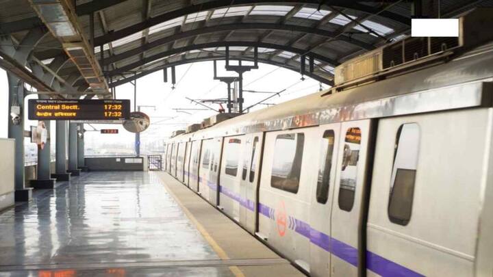 मेट्रो से जाने वालों के लिए वायलेट लाइन और येलो लाइन सबसे सुविधाजनक रहती हैं. हालांकि लालकिला और आसपास के कुछ स्टेशन कुछ समय के लिए एंट्री-एग्जिट के लिए बंद रह सकते हैं. 15 अगस्त को टर्मिनल स्टेशन से मेट्रो सुबह 4 बजे शुरू हो जाएगी.