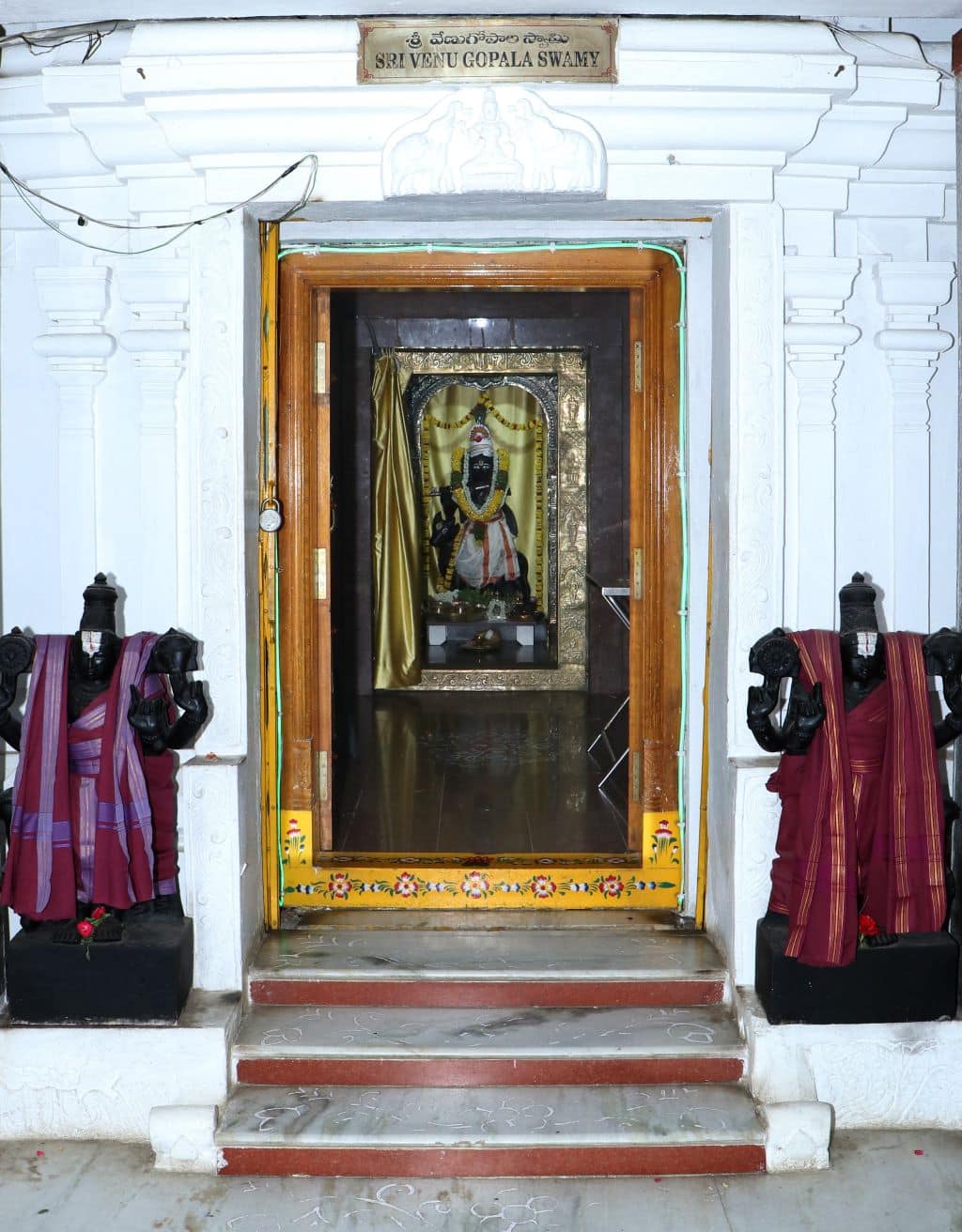 Krishna Temples in Hyderabad Timings Location: హైదరాబాద్లో ప్రసిద్ధ కృష్ణ దేవాలయాలు! లొకేషన్స్ & టైమింగ్స్!