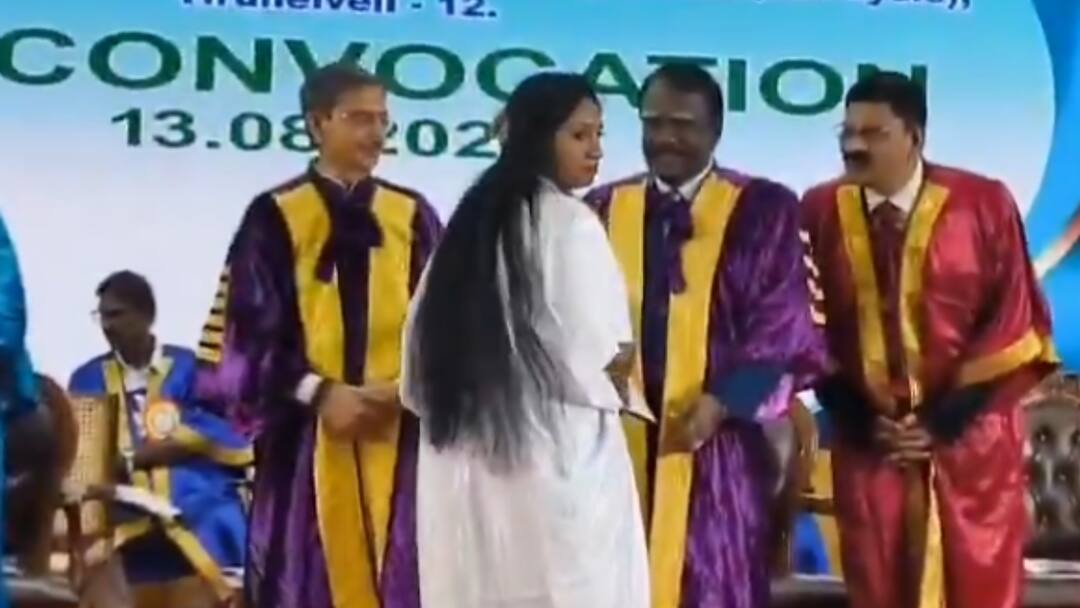 On Cam: PhD Student Refuses To Accept Degree From Tamil Nadu Governor Manonmaniam Sundaranar University PhD Student Refuses Degree From Tamil Nadu Governor During Convocation Video On Cam: PhD Student Refuses To Accept Degree From Tamil Nadu Governor