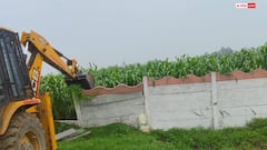नोएडा: भूमाफियाओं पर बुल्डोजर एक्शन, ग्रेटर नोएडा प्राधिकरण ने खाली करवाई 100 करोड़ की जमीन