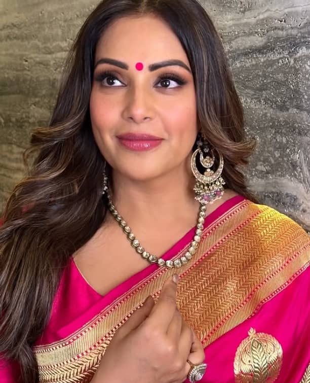बॉलीवुड एक्ट्रेस बिपाशा बसु और रोनाल्डो के 2007 में डेटिंग की खबरें सामने आईं थी. हालांकि इसकी किसी भी तरह से पुष्टि नहीं हुई थी. इसके अलावा रोनाल्डो ने जोर्डाना जार्डल को भी डेट किया है. रोनाल्डो का नाम लुआना बेलेटी, मिरेला ग्रिसेल्स और सोराया चाव्स के साथ भी नाम जुड़ा है.