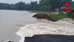বাঁধ ভেঙে প্লাবিত এলাকা, আতঙ্কে ভূতনি দ্বীপের বাসিন্দারা