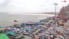 वाराणसी: गंगा का जलस्तर सामान्य की ओर, घाटों पर सफाई और बहाली का काम जारी, घटे पर्यटक