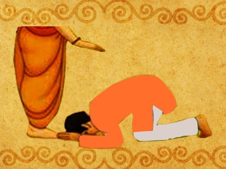 హిందూ ధర్మంలో పెద్దల పట్ల గౌరవం చూపించడంలో భాగంగా కాళ్ళకు నమస్కరిస్తారు. కాళ్ళకు నమస్కరించే ప్రక్రియ ఎంతగానో నమ్మకం  విశ్వాసంతో ముడిపడి ఉంది..కానీ కొన్ని నియమాలు పాటించాలని చెబుతారు పండితులు. హిందూ ధర్మం ప్రకారం ఏడుగురి వ్యక్తుల పాదాలు ఎప్పుడూ తాకకూడదు, దారిద్ర్యం పెరుగుతుందట