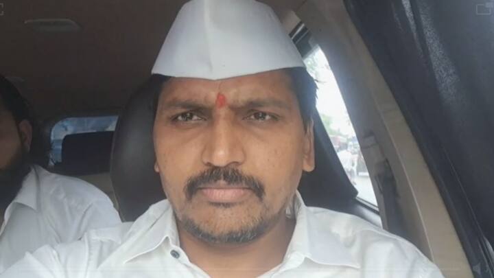 मराठी एकीकरण समितीचे पदाधिकारी गोवर्धन देशमुख दादर कबुतरखाना येथील आंदोलनासाठी रवाना झाले आहेत. त्यांनी आपण पोलिसांना निवेदन देणार असल्याचे म्हटले आहे. यावेळी मराठी बांधवांनी मोठ्या संख्येने जमावे, असे आवाहन करण्यात आले आहे.