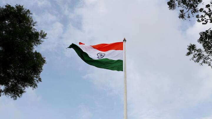 प्रजासत्ताक दिन – हा दिवस लोकशाही, एकात्मता आणि संविधानिक मूल्यांचा गौरव करतो.