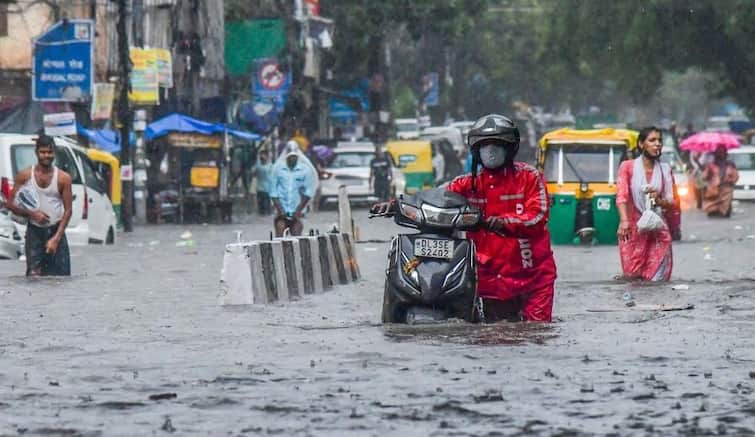 Weather Update: દેશમાં અનેક રાજ્યોમાં ભારે વરસાદની ચેતવણી, IMD એ આપ્યું રેડ અને ઓરેન્જ એલર્ટ 