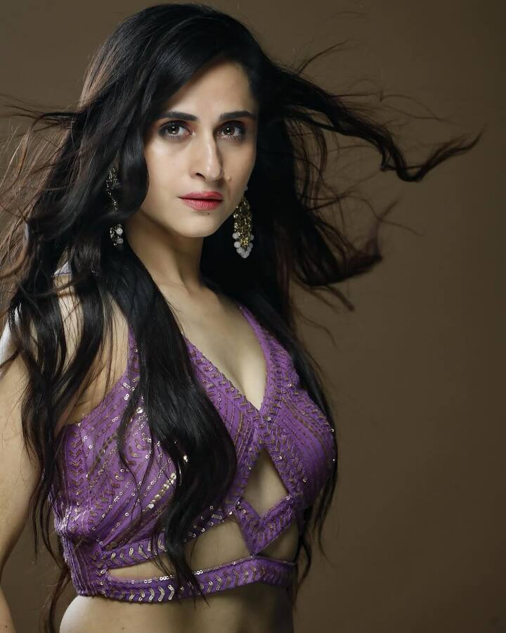 According to the latest news, Bigg Boss is going to enter Hunar Hali in this contrasting show of Salman Khan. In 'Veer Hanuman', he was very appreciated in the role of Kaikeyi.