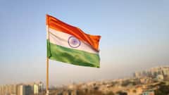 Independence Day Shayari: अपनों के साथ शेयर करें आजादी के जज्बे से भरी शायरियां, दिलों में जल उठेगी देशभक्ति की आग