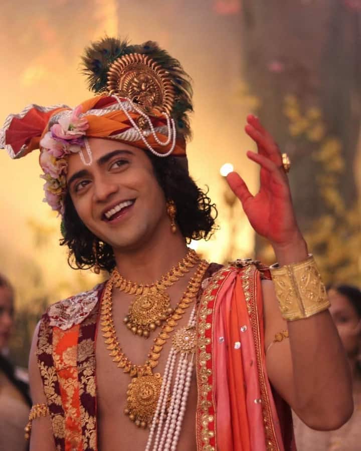 सीरियल राधाकृष्णन में युवा कृष्ण के रूप में हमें सुमेध मुदगलकर देखने को मिले. स्टार भारत की इस शो में उन्होंने कृष्ण के रूप में इन्होंने भी दर्शकों का खूब दिल जीता. उनकी मासूमियत आज भी फैंस के दिलों में बसी है.