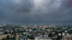 Weather Update:  বঙ্গোপসাগরে নিম্নচাপ, দার্জিলিং ও কালিম্পঙের পার্বত্য এলাকায় ধসের আশঙ্কা ! প্লাবিত হতে পারে নিচু এলাকা, মৎস্যজীবীদের জন্য কী বার্তা ?