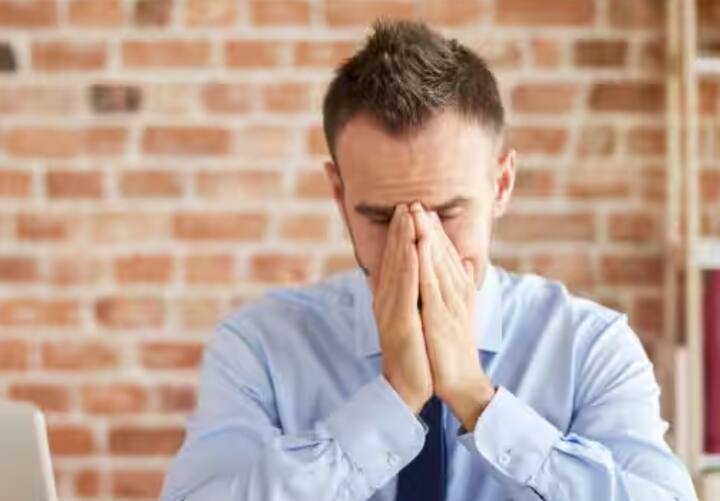 ਥਕਾਵਟ ਅਤੇ ਕਮਜ਼ੋਰੀ: ਅੰਗਾਂ ਨੂੰ ਸਹੀ ਖੂਨ ਦੀ ਸਪਲਾਈ ਨਾ ਹੋਣ ਕਾਰਨ ਸਰੀਰ ਥੱਕ ਜਾਂਦਾ ਹੈ। ਥੋੜ੍ਹੀ ਜਿਹੀ ਗਤੀਵਿਧੀ ਤੋਂ ਬਾਅਦ ਵੀ ਥਕਾਵਟ ਮਹਿਸੂਸ ਹੋਣਾ ਰੁਕਾਵਟ ਦੀ ਨਿਸ਼ਾਨੀ ਹੋ ਸਕਦੀ ਹੈ। ਬਦਾਮ ਅਤੇ ਅਖਰੋਟ ਖਾਣਾ ਨਾੜੀਆਂ ਨੂੰ ਸਿਹਤਮੰਦ ਰੱਖਣ ਵਿੱਚ ਲਾਭਦਾਇਕ ਹੈ।