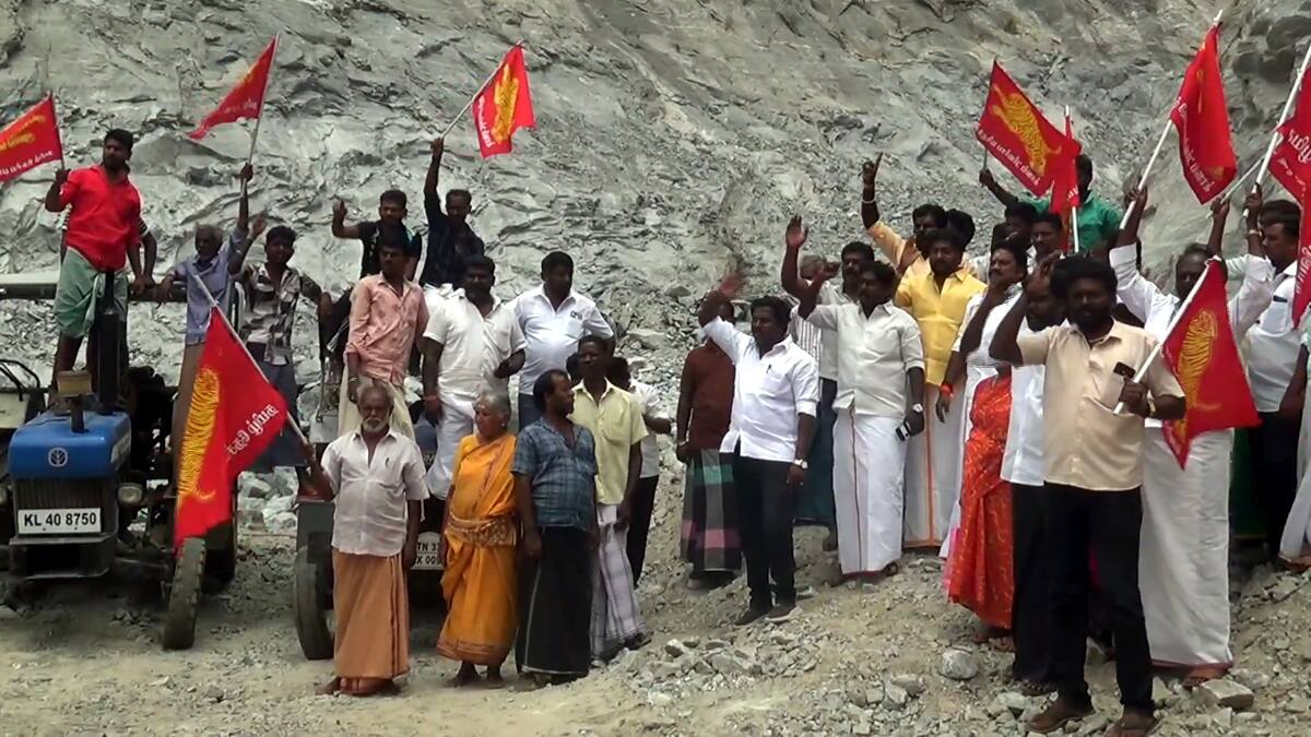 Workers Protest: கம்பம் கல்குவாரியில் தொழிலாளர்களின் வாழ்வாதாரம் பறிபோனதா.? போராட்டத்தால் பரபரப்பு.!