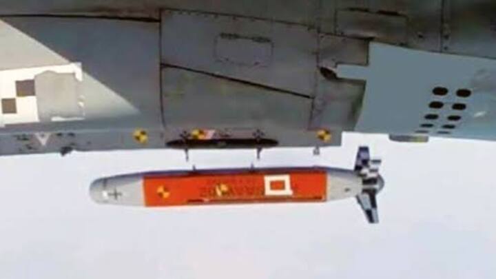 SAAW के नए वेरिएंट के ट्रायल 2025 के अंत तक होने की संभावना है. परीक्षणों में अलग-अलग मौसम, दिन-रात की परिस्थितियों और विभिन्न मिशन प्रोफाइल पर इसकी रेंज, सटीकता और विश्वसनीयता की जांच होगी. सफल परीक्षण के बाद इसका उत्पादन शुरू होगा और भारत उन चुनिंदा देशों में शामिल हो जाएगा, जिनके पास एडवांस एयर-लॉन्च्ड क्रूज़ मिसाइल तकनीक होगी.