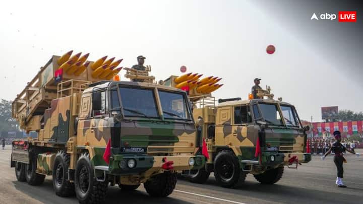Apart from this, India also has indigenously developed multi -barrel rocket launcher Pinaka. Which has now been updated as a guided rocket system equipped with GPS and INS technology. This powerful rocket launcher system is capable of attacking a strong attack within a 25 -meter radius with accuracy once settles. With this rocket system, 72 rockets can be fired in just 44 seconds.