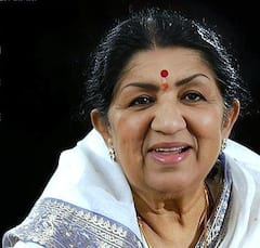 Independence Day 2025 : स्वातंत्र्य दिनानिमित्त टॉप 10 गाण्यांची लिस्ट पाहाच...