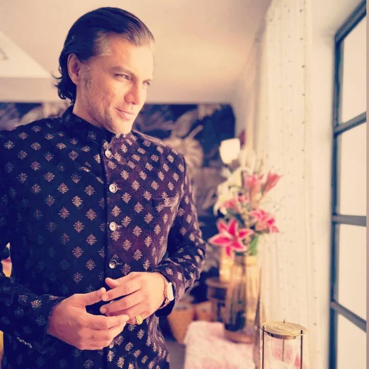 चेतन ने कहा कि उन्होंने 2004 में अपने करियर की शुरुआत की थी. उस वक्त उनका बैंक बैलेंस कुछ खास नहीं था. आर्थिक स्थिति बहुत खराब थी.