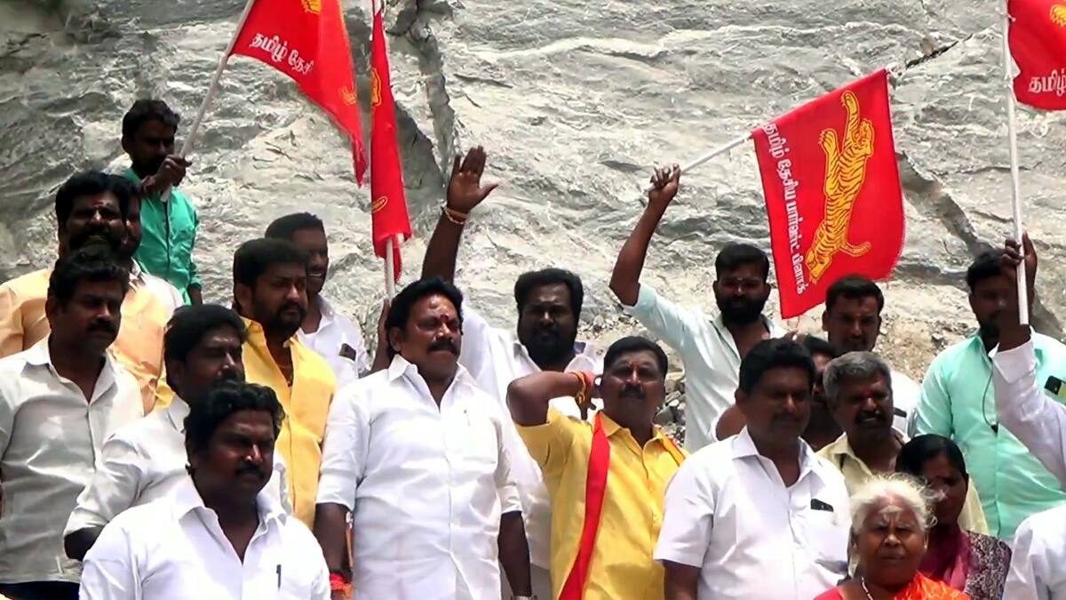 Workers Protest: கம்பம் கல்குவாரியில் தொழிலாளர்களின் வாழ்வாதாரம் பறிபோனதா.? போராட்டத்தால் பரபரப்பு.!