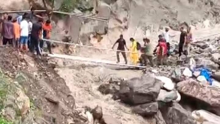 वहीं जम्मू-कश्मीर के उपराज्यपाल मनोज सिन्हा ने बचाव एवं राहत अभियान को तेज करने और प्रभावितों को हर संभव सहायता पहुंचाने के निर्देश दिए हैं.
