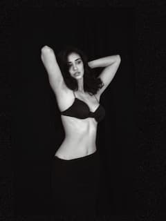 Internet Melts As Disha Patani Rocks Black Bralette & Skirt, See Pics