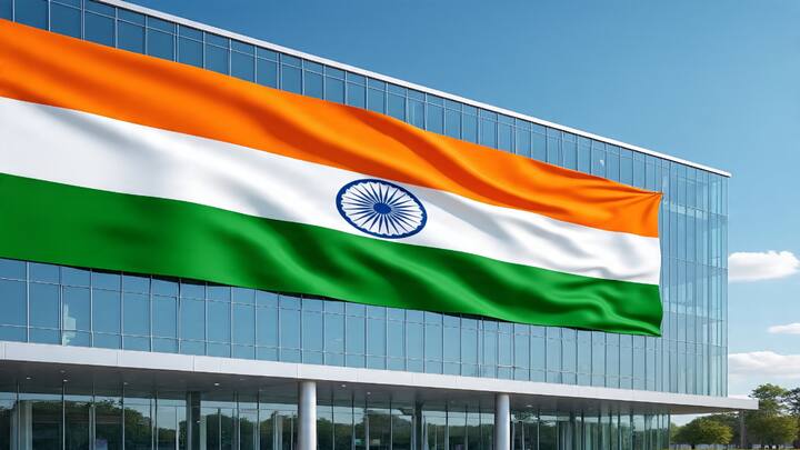 ध्वज इमारतींवर झाकण्यासाठी वापरता कामा नये.