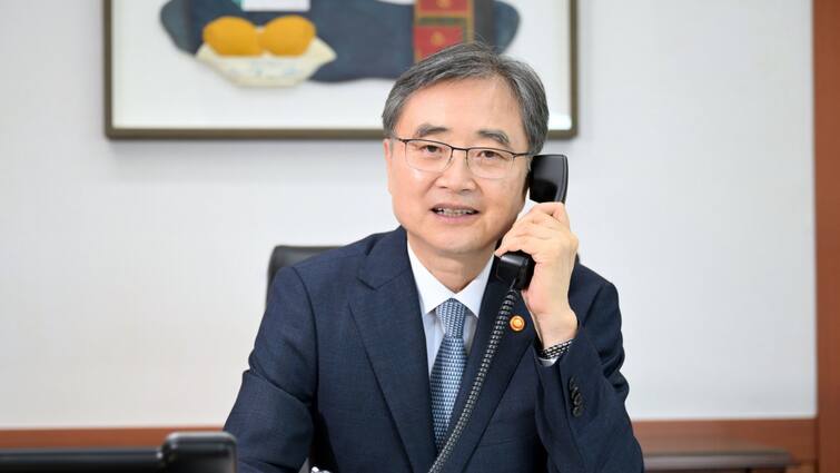 <div>South Korea's Foreign Minister To Arrive In Delhi On Aug 15, Will Hold Talks With Jaishankar To Enhance Strategic Ties</div>