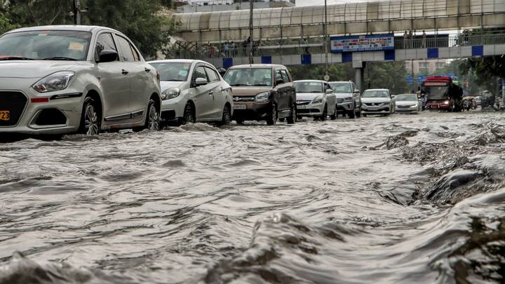 বঙ্গোপসাগরের এই নিম্নচাপ থেকে উত্তর প্রদেশের ঘূর্ণাবর্ত পর্যন্ত একটি অক্ষরেখা বিস্তৃত। এই অক্ষরেখার ছত্রিশগড়ের উপর দিয়ে রয়েছে। মৌসুমী অক্ষরেখা উত্তরবঙ্গের ওপর দিয়ে বিস্তৃত। এই অক্ষরেখা  ফরিদকোট লুধিয়ানা রোহতক দাতিয়া মান্ডিয়া রাজনন্দন গাঁও এবং জগদলপুর থেকে দক্ষিণ ও দক্ষিণ-পূর্ব দিকে এগিয়ে বঙ্গোপসাগরের নিম্নচাপ এলাকা পর্যন্ত বিস্তৃত।