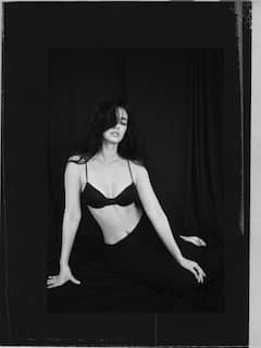 Internet Melts As Disha Patani Rocks Black Bralette & Skirt, See Pics