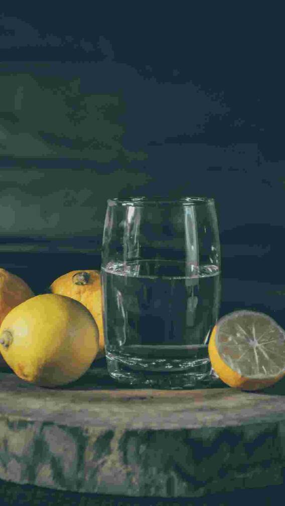 ਸਵੇਰੇ-ਸਵੇਰੇ ਕਿਹੜੇ ਲੋਕਾਂ ਨੂੰ ਨਿੰਬੂ ਪਾਣੀ ਨਹੀਂ ਪੀਣਾ ਚਾਹੀਦਾ?