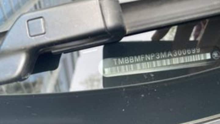 अगर आपका फास्टैग सिर्फ चेसिस नंबर पर बना है. तो आपको पहले व्हीकल का पूरा रजिस्ट्रेशन करवाना होगा. इसके बाद बैंक या फास्टैग जारी करने वाले प्रदाता से संपर्क करके नया फास्टैग इश्यू कराना होगा. तभी आप एनुअल पास को अपने टैग से लिंक कर पाएंगे.