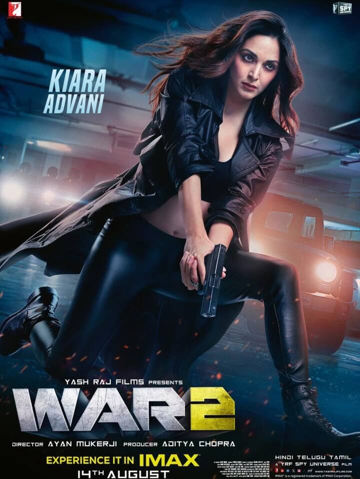 यशराज फिल्म्स के बैनर तले बनी वॉर 2 की सिनेमाघरों में 14 अगस्त को रिलीज हो गई है. इस फिल्म में कियारा आडवाणी भी काव्या लूथरा की मुख्य भूमिका में नजर आने वाली है. अब ये देखना दिलचस्प होगा कि यशराज फिल्म्स के स्पाई यूनिवर्स की ये मूवी ऑडियंस के दिल में अपनी छाप छोड़ पाती है या नहीं