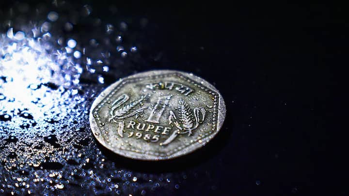 1947 में आप 1 रुपये में 1-2 किलो गेहूं, आधा किलो तक देसी घी, सब्जियां और अनाज हफ्तेभर के लिए खरीद कर स्टोर कर सकते थे.