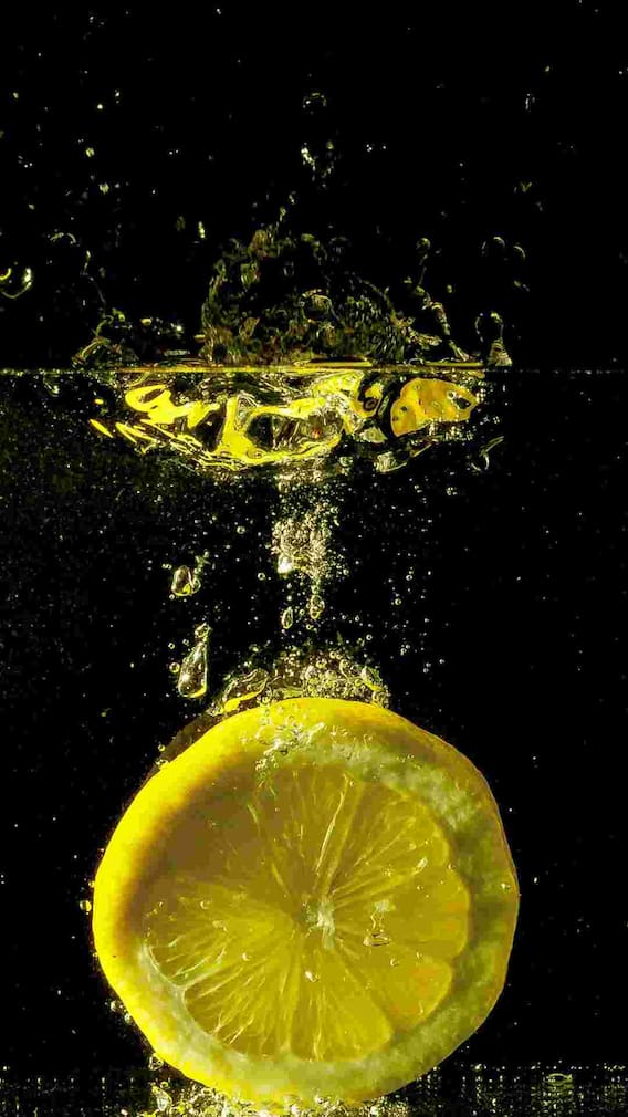 காலையில் யாரெல்லாம் எலுமிச்சை நீர் அருந்தக்கூடாது?