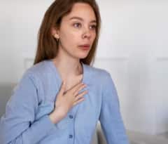 ਨਸਾਂ 'ਚ ਬਲਾਕੇਜ ਹੋਣ 'ਤੇ ਨਜ਼ਰ ਆਉਂਦੇ ਆਹ ਲੱਛਣ, ਇਨ੍ਹਾਂ ਨੁਸਖਿਆਂ ਨਾਲ ਤੁਰੰਤ ਪਾਓ ਆਰਾਮ