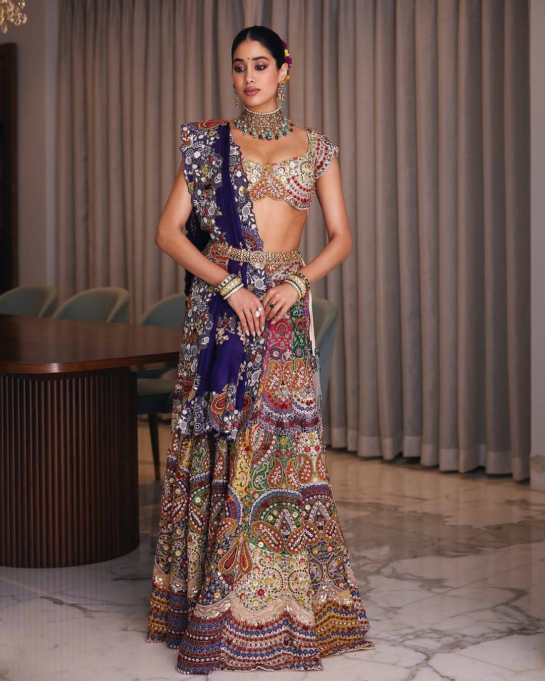 Jahnavi Kapoor is also looking very beautiful in this heavy work lehenga. His outfit has a fine workmanship which is making the overall look of this outfit very beautiful. You complete your look with contrasting heavy dupatta and heavy jewelery.