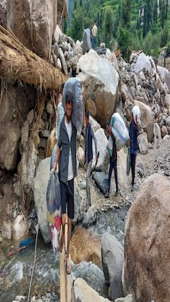 हिमाचल से लेकर जम्मू तक... तबाही की तस्वीरें वायरल