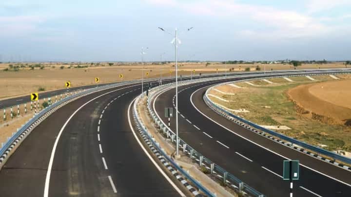 यानी कि फास्टैग एनुअल पास बनवाने के बाद अगर आप NHAI के हाईवे, एक्सप्रेसवे से सफर करते हैं. और बीच में कहीं आपको स्टेट हाईवे मिलता है. तो आपको अपने फास्टैग में भी बैलेंस रखना जरूरी होगा. क्योंकि स्टेट हाईवे पर वहीं से टोल कटेगा.