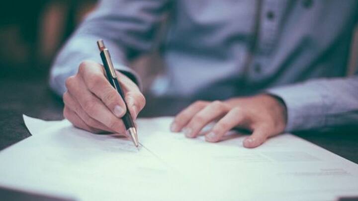 चाबी खोने के बाद तुरंत एफआईआर दर्ज करवाना जरूरी है. इससे यह साबित होता है कि गाड़ी के मालिक ने सुरक्षा के लिए जरूरी कदम उठाए. इसके अलावा बीमा कंपनी को भी तुरंत इसकी जानकारी देना जरूरी है, ताकि वह अपने रिकॉर्ड अपडेट कर सके और क्लेम के वक्त कोई विवाद न हो.