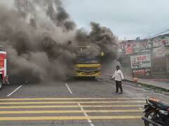 Bus Fire In Latur: लातूरमध्ये खाजगी बसला भीषण आग, प्रवाशांच्या सामनासह बाजूचे दुकान अन् घरही जळून खाक, लाखोंचं नुकसान