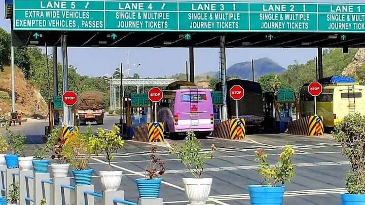 15 अगस्त से शुरू हुआ एनुअल फास्टैग पास सिर्फ नेशनल हाईवे अथॉरिटी ऑफ इंडिया यानी NHAI अधिकृत हाईवे,एक्सप्रेसवे और सड़कों पर ही मान्य होगा. इसके अलावा और किसी हाईवे, एक्सप्रेसवे या फिर सड़क पर नहीं.