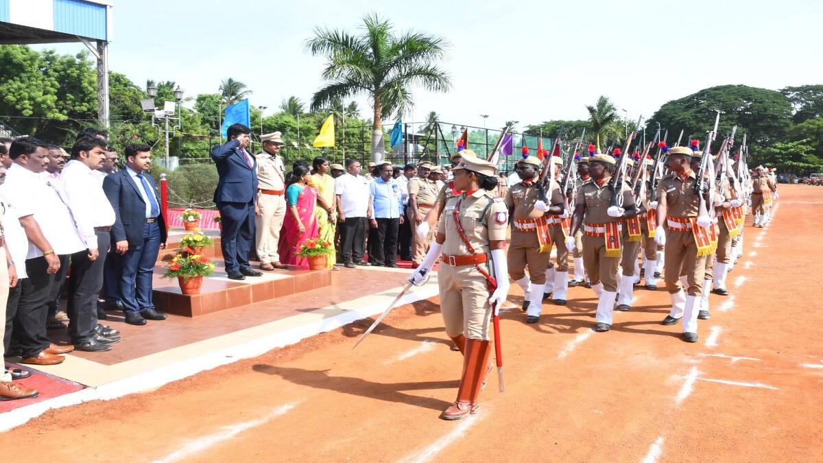 மயிலாடுதுறையில் சுதந்திர தின கொண்டாட்டம்: 10 கோடி நலத்திட்ட உதவிகள், மாணவர்களின் கலை நிகழ்ச்சிகள் - முழு விவரம்!